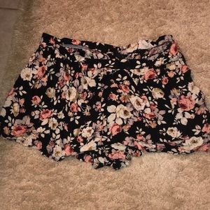 LA Hearts Flower Shorts